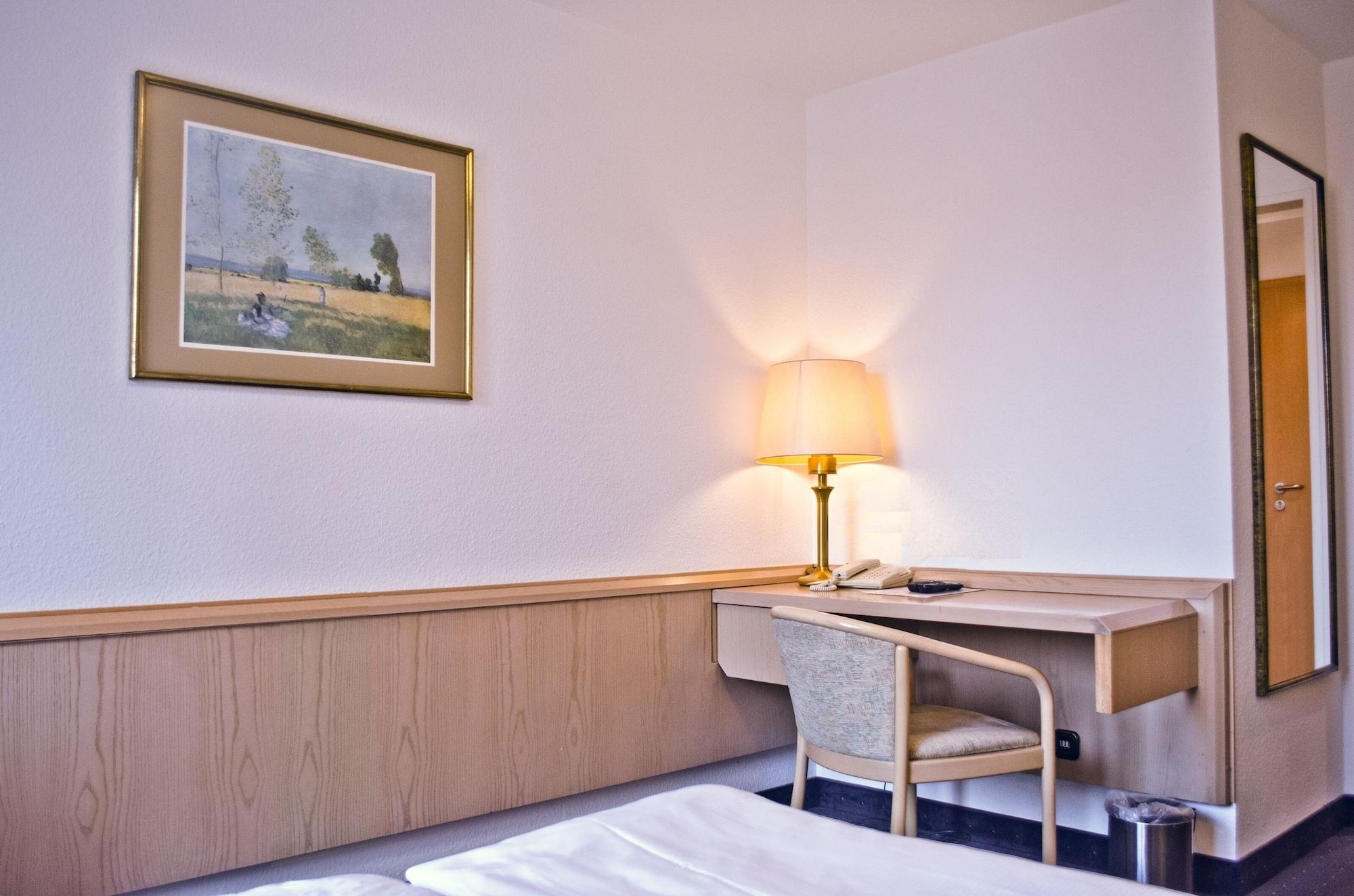 Adler Hotel Frankfurt Франкфурт-на-Майні Екстер'єр фото