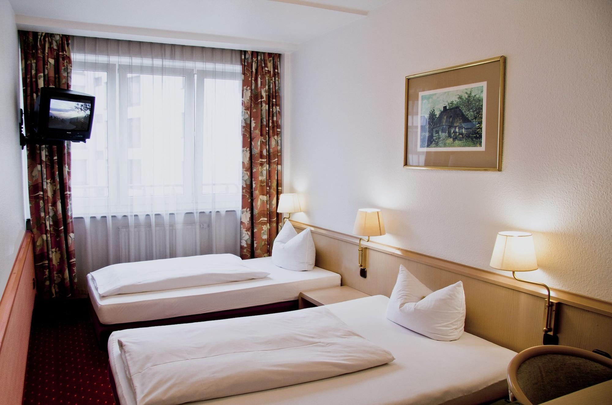 Adler Hotel Frankfurt Франкфурт-на-Майні Екстер'єр фото