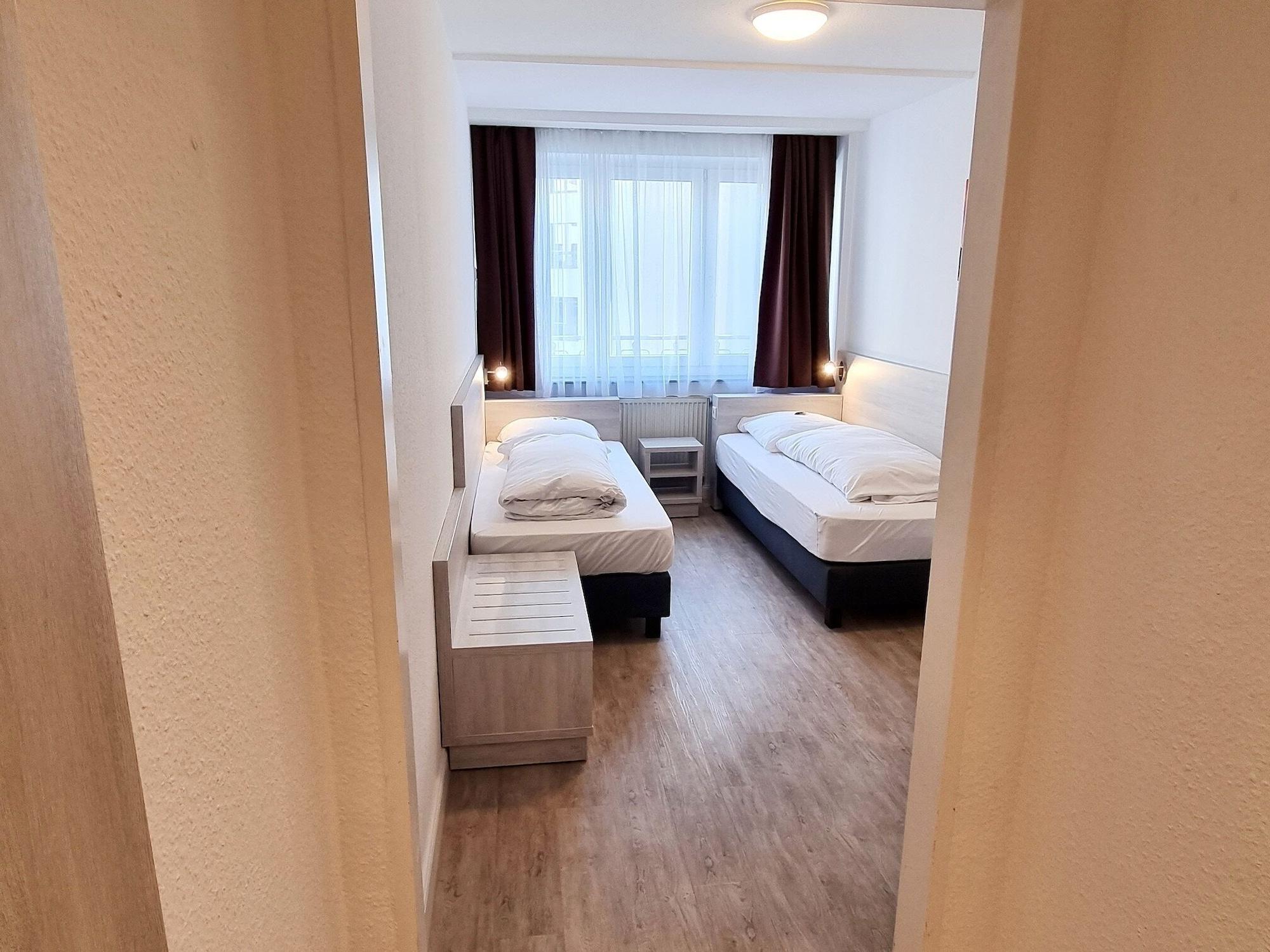 Adler Hotel Frankfurt Франкфурт-на-Майні Екстер'єр фото