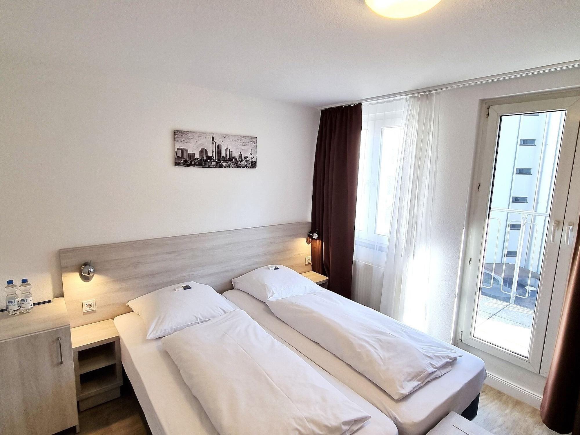 Adler Hotel Frankfurt Франкфурт-на-Майні Екстер'єр фото