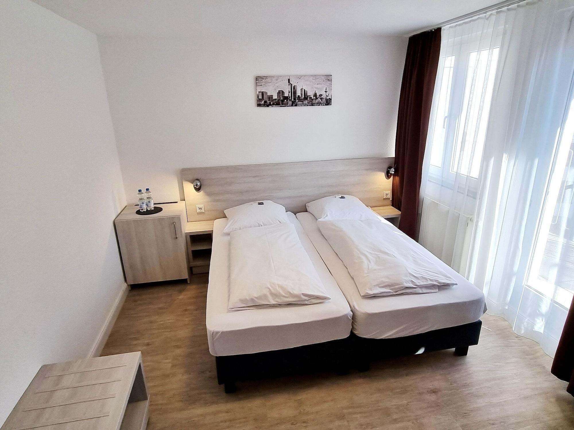 Adler Hotel Frankfurt Франкфурт-на-Майні Екстер'єр фото