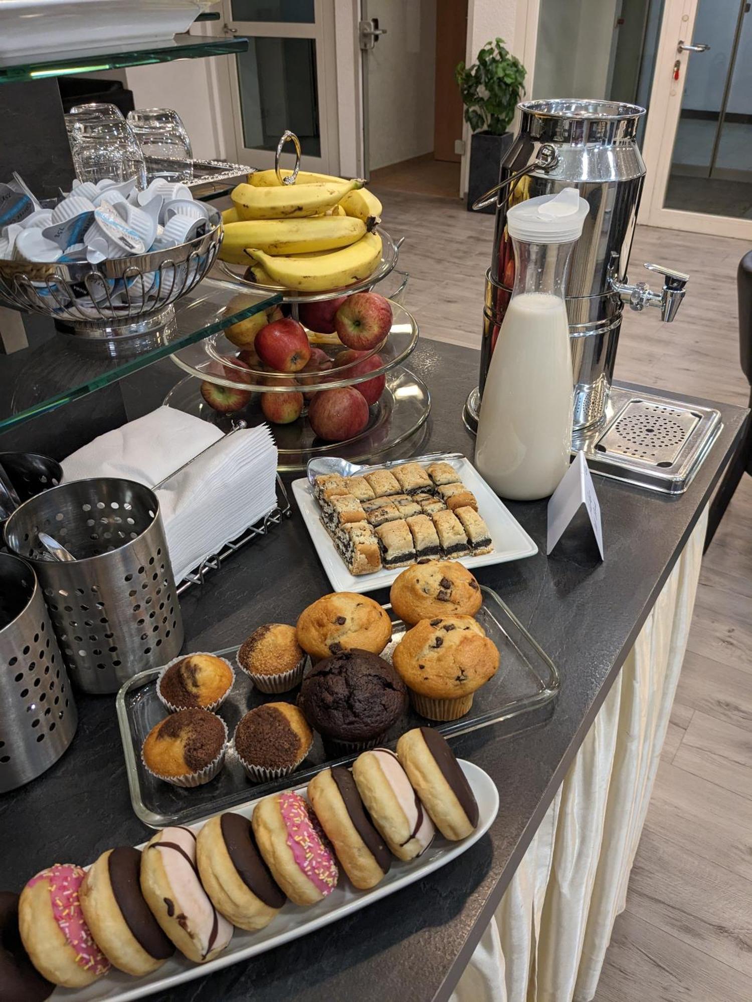 Adler Hotel Frankfurt Франкфурт-на-Майні Екстер'єр фото