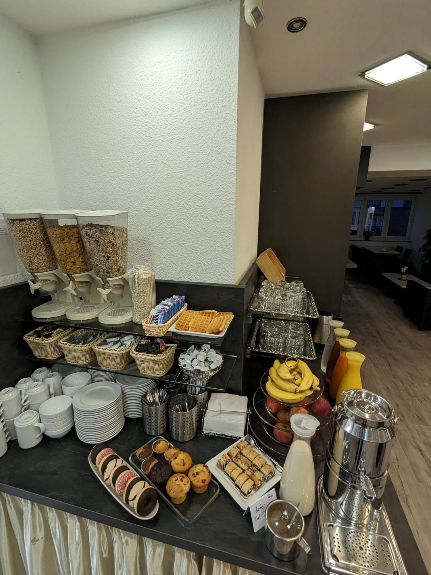 Adler Hotel Frankfurt Франкфурт-на-Майні Екстер'єр фото